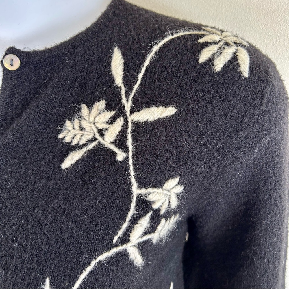 Charter Club Women’s 1X Vintage Black Cardigan with White Floral Embroidery - Picture 7 of 10